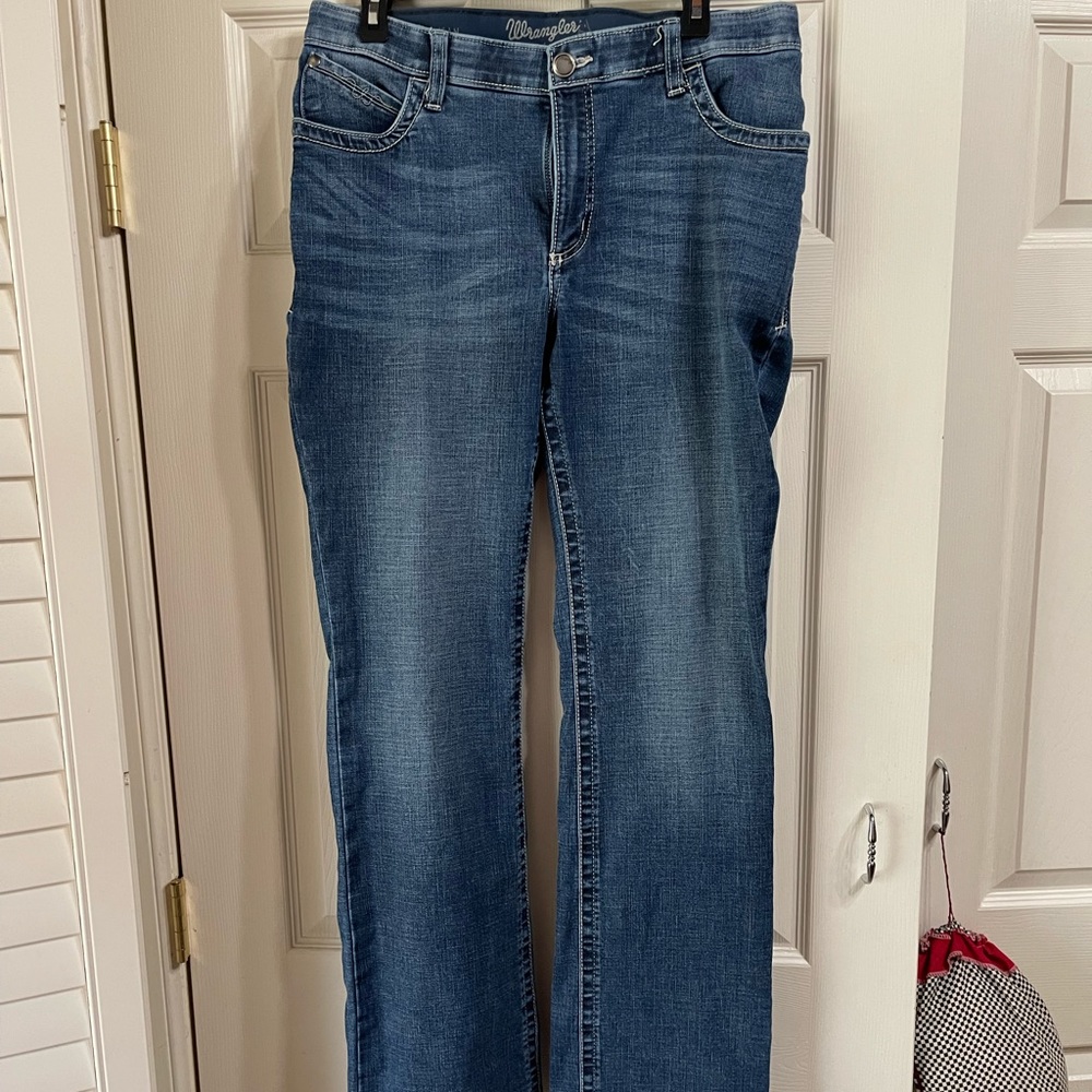 Women Wrangler Jeans